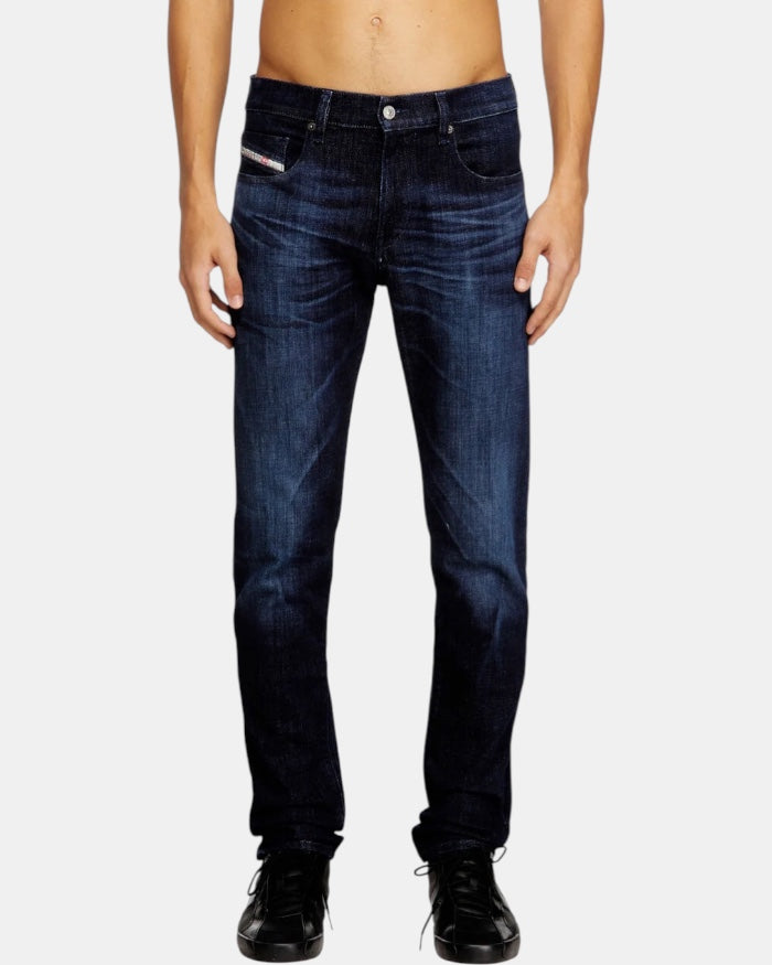 2019 D-STRUKT 0ADBL L32