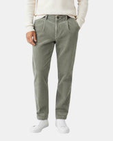 The.Nim Standard – Pantalone chino carrot con pinces in velluto a coste Verde salvia