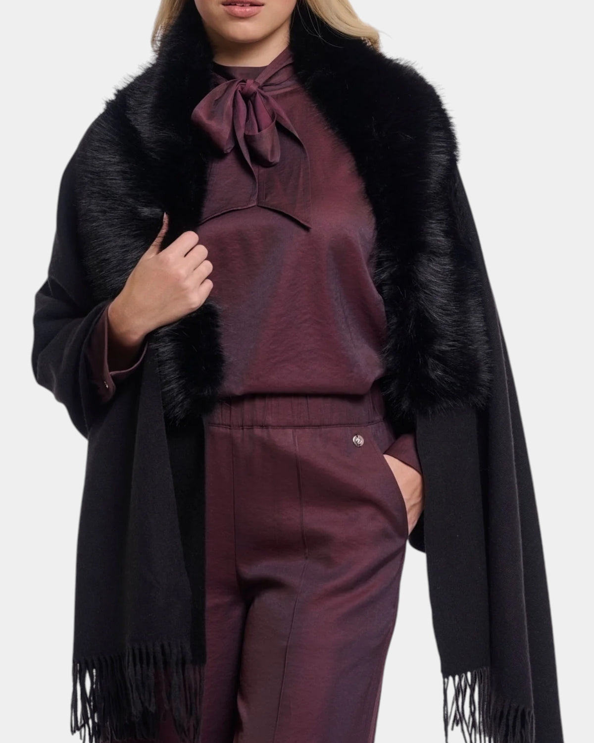 Rino & Pelle – Mantella Wendy con frange e collo