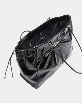 Diesel Borsa Tote Scrunch-D East-West in Pelle Lucida Nero